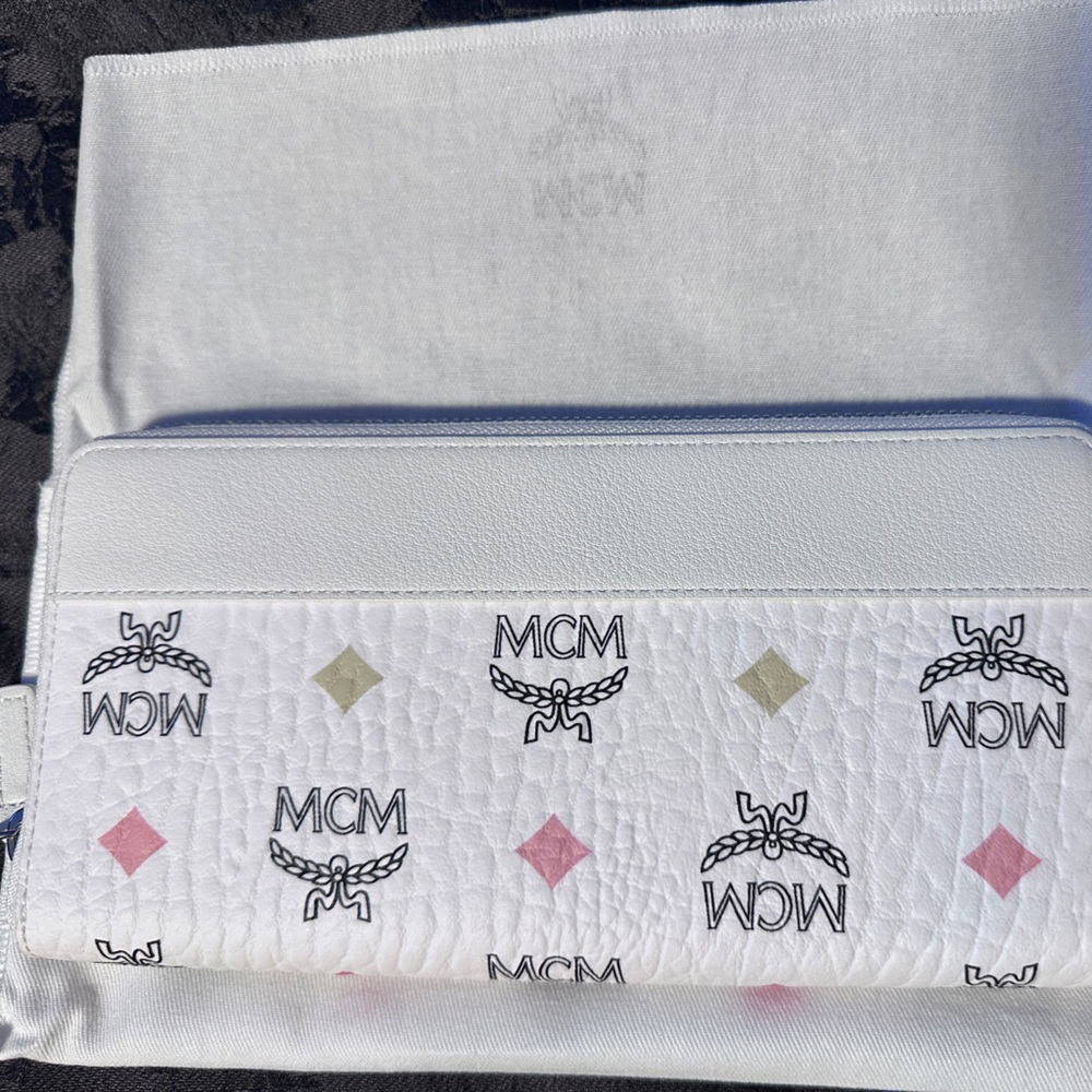 MCM White Wallet with Pink and Zilver Details